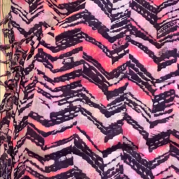 American Eagle light weight scarf - Picture 2 of 7